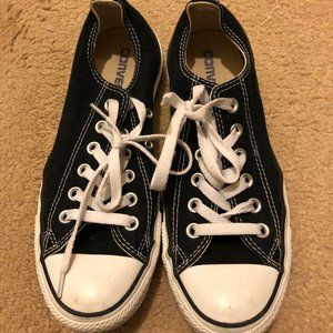 LAST CHANCE Black Low Top Converse